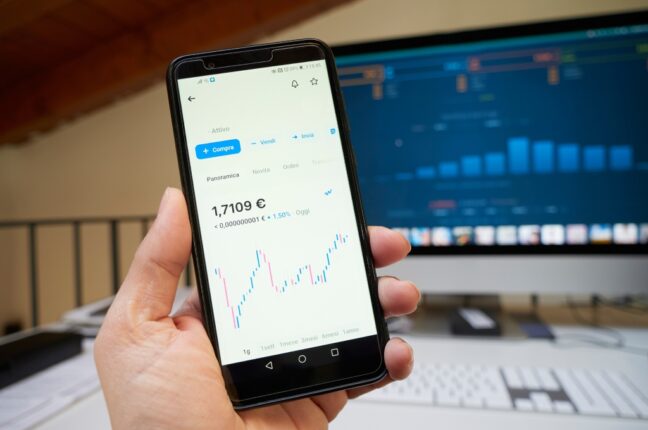 16 App per Investire online, dalla borsa alle startup (anche piccole somme)