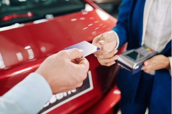 Carte di credito per noleggio auto: sono valide anche le carte di debito e le prepagate?
