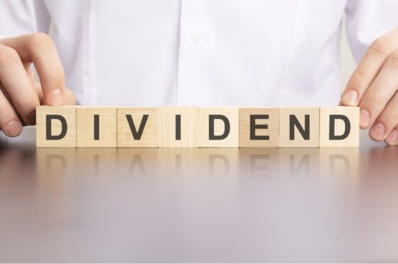 Comprare azioni prima del dividendo o dopo?