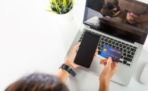 Come richiedere una carta per minorenni