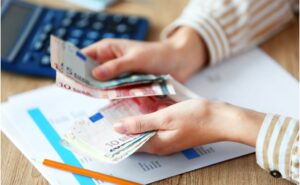 Stipendio medio in Italia 2023