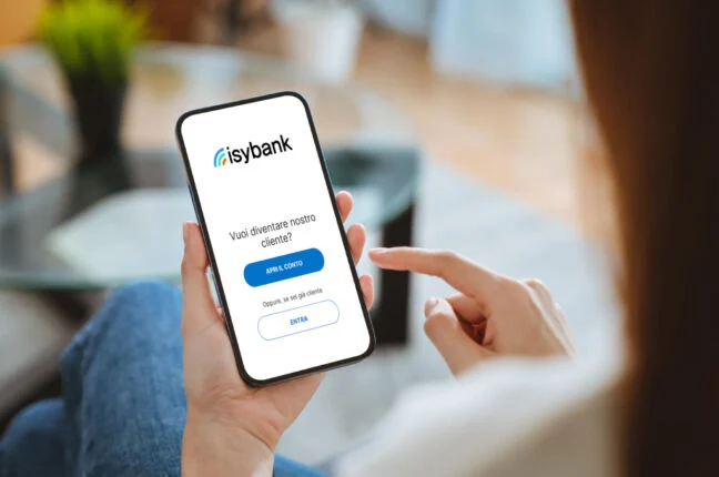 Isybank, da Intesa passo indietro a metà. Più tempo per rifiutarsi, ma non si torna indietro