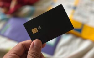 Assicurazione auto a rate e carte prepagate