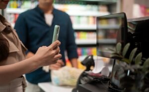 Versare contanti su conto online al supermercato