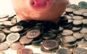 Mettere da parte due ero al giorno