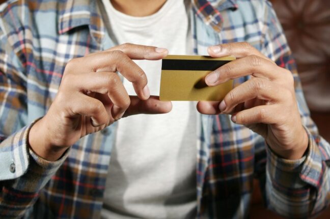 Carta di credito senza busta paga: come si ottiene?